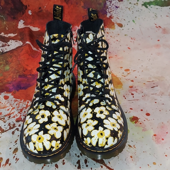 Dr. Martens 1460 Pascal Flower Boots - Picture 5 of 9